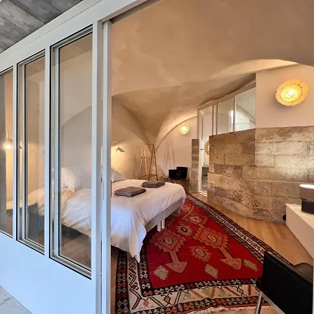 Pres D'avignon, De Charme Avec Vue Apartmán *